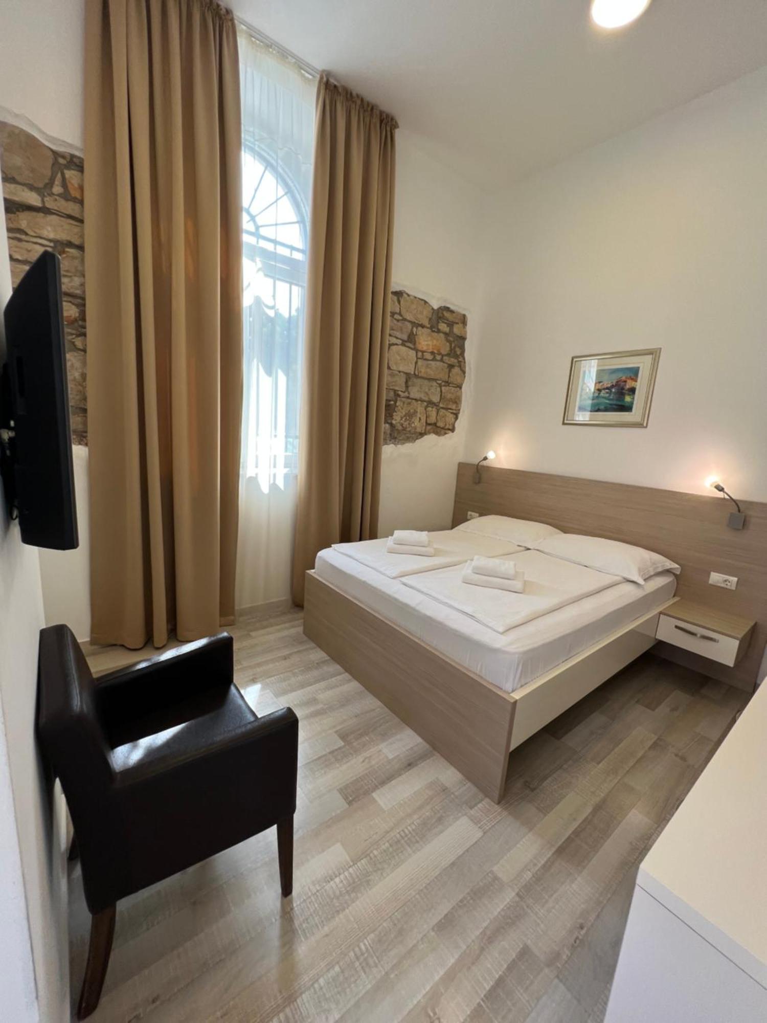 Minella Residence Porec Esterno foto