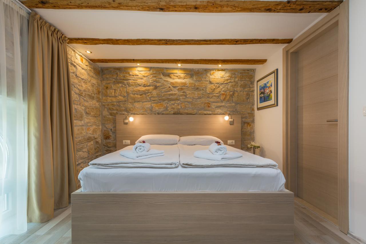 Minella Residence Porec Esterno foto